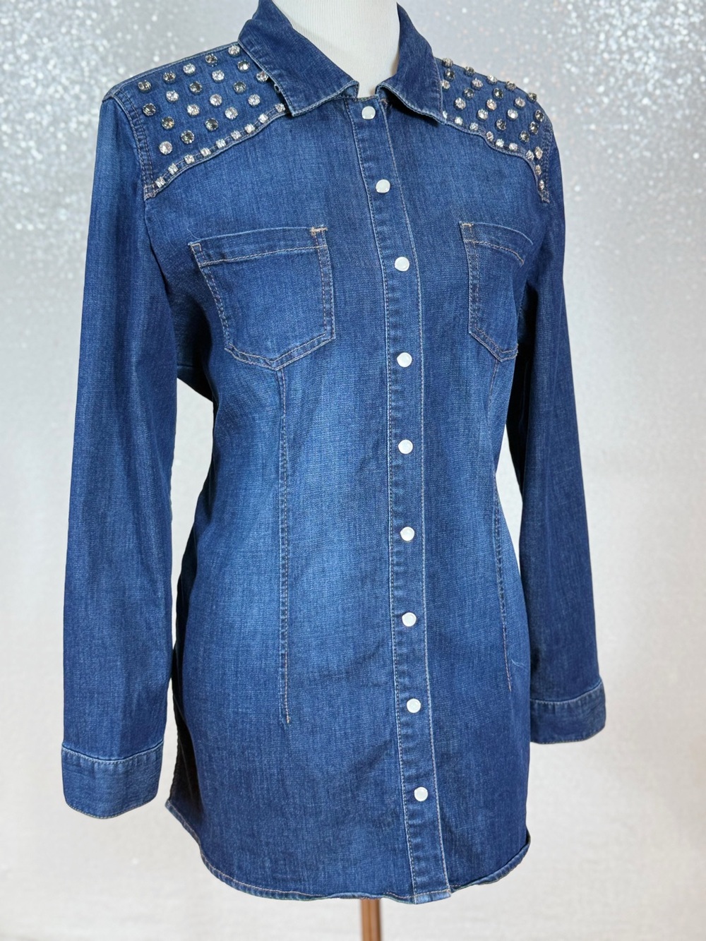 Chico’s Size 2 Denim Pearl Snap Shirt Rhinestone Studded Western Long Sleeve L - Picture 9 of 14